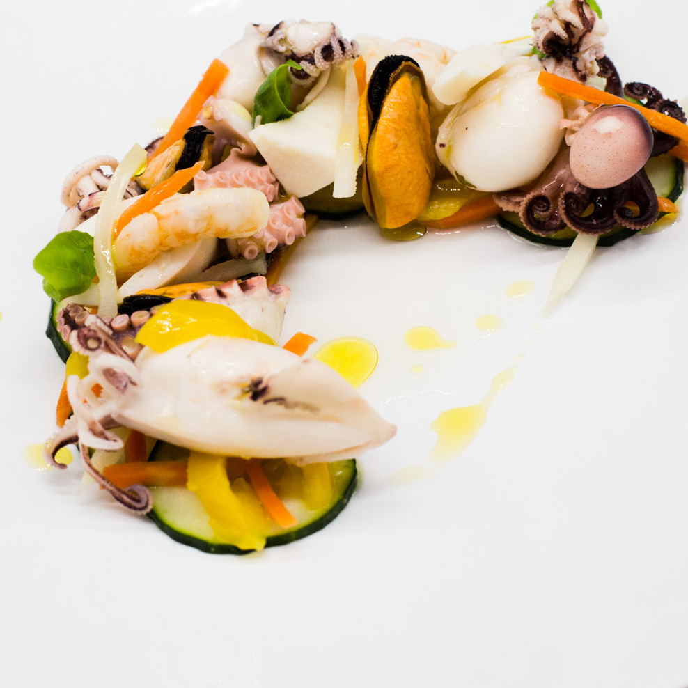 Meeresfrüchtesalat mit Gemüse